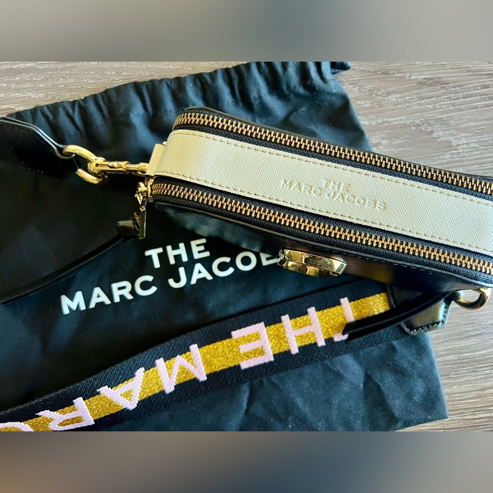 Marc Jacobs Black Crossbody Camera Bag with Yellow-Accent Strap - Picture 4 of 5